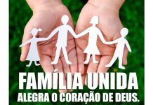 Família unida em oração