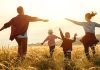 O caminho para a felicidade A felicidade verdadeira está em fazer a Vontade de Deus