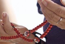 5 lugares simples e poderosos para rezar na sua casa
