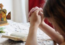 Uma dica simples para evitar distrações durante a oração