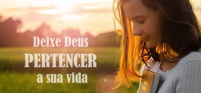 Deus agindo em nossa vida Cada dia apresenta diante de nós com uma novidade.