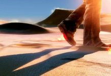 isolamento homem caminhando no deserto