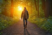 A verdadeira cegueira espiritual não é física, mas uma falta de visão da luz de Cristo. Descubra como Ele ilumina nossas vidas e nos guia